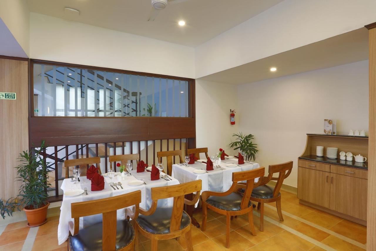 Hotel Panchavady Tiruvalla Buitenkant foto