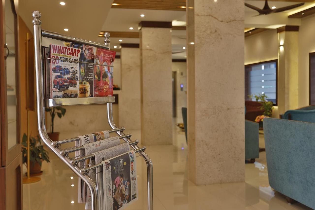 Hotel Panchavady Tiruvalla Buitenkant foto